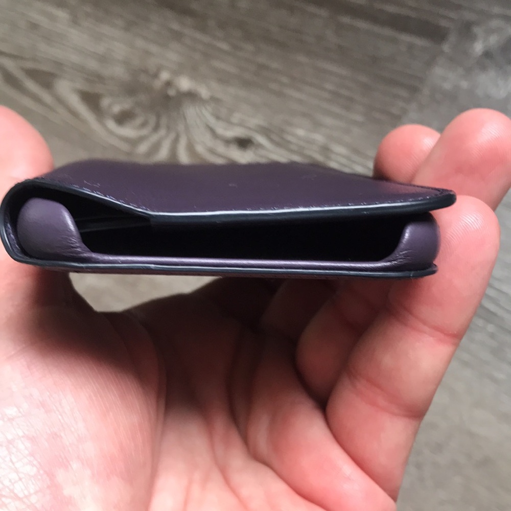 Apple - Picture 4 of 12